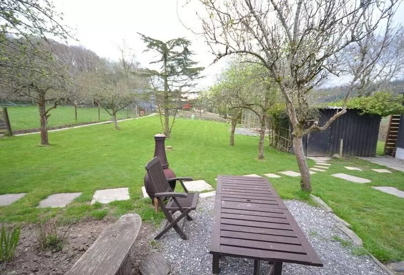 Stunning 2 Bed Cabin In Nantglyn Denbigh