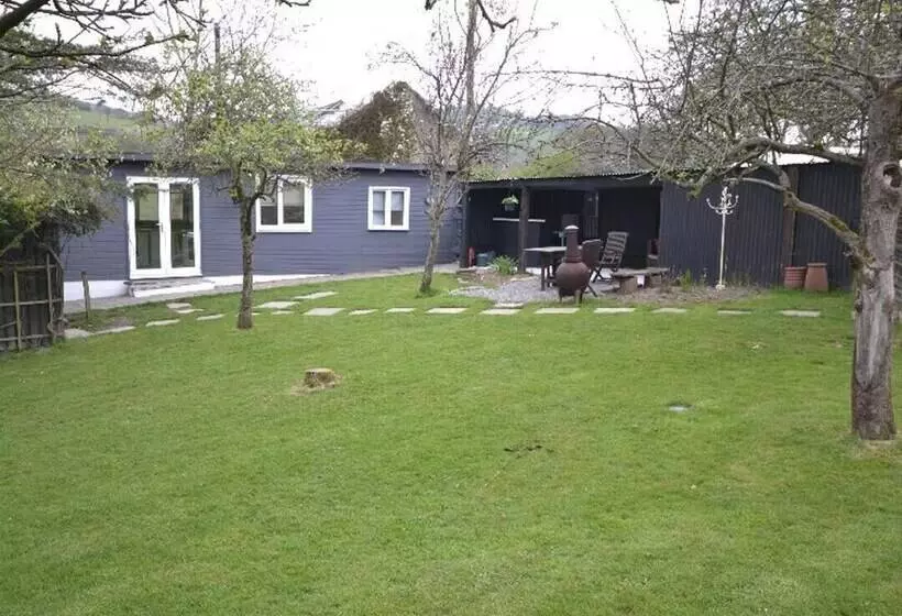 Stunning 2 Bed Cabin In Nantglyn Denbigh