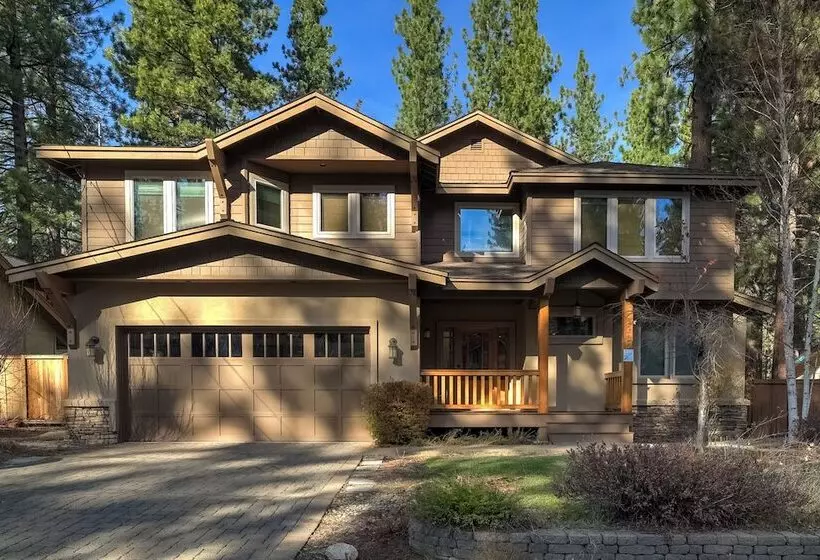 Stunning Forest Retreat   Walk To Upper Truckee River!