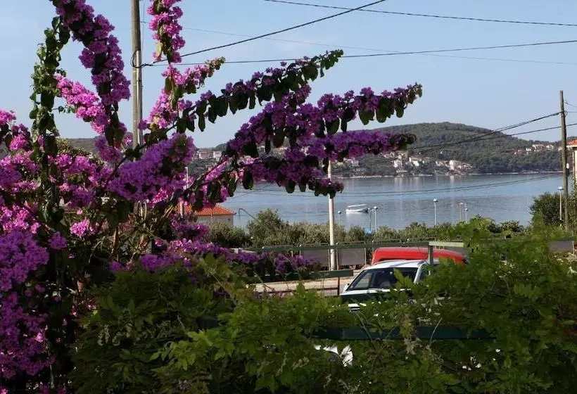 Villa In Seget