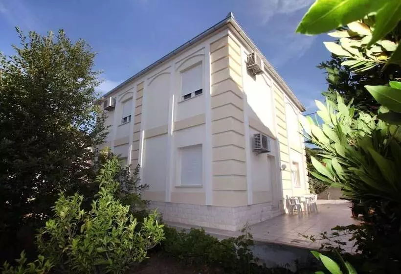 Villa In Seget