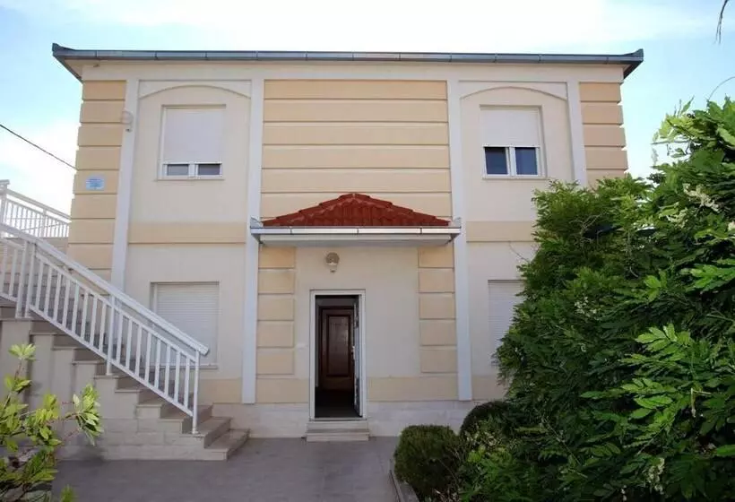 Villa In Seget
