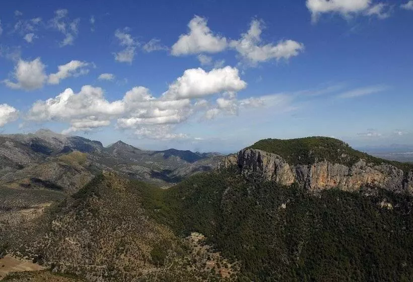 Hotelli Alaro Natura Rural Suites