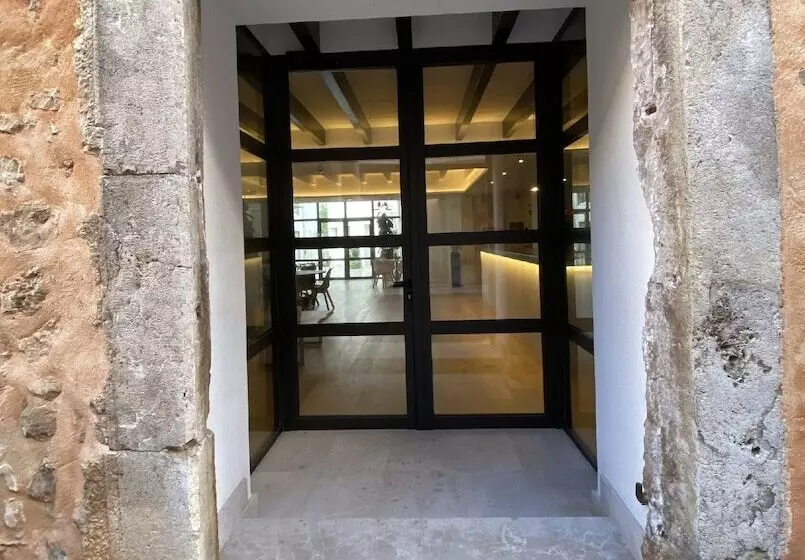 Hotelli Alaro Natura Rural Suites