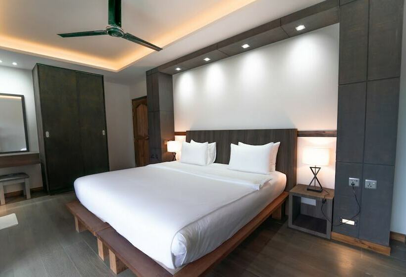 هتل Ataraxis Grand And Spa