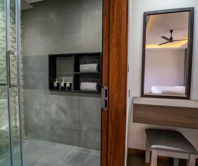 هتل Ataraxis Grand And Spa