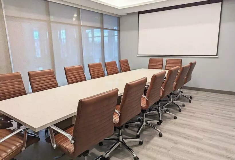 Hotelli Candlewood Suites Tulsa Hills By Ihg