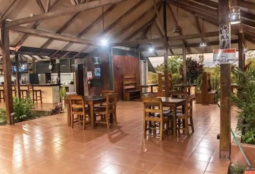 Hotelli Cocodrilo Sierpe