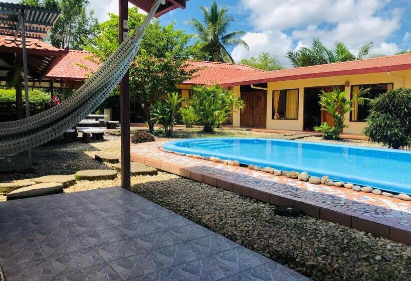 هتل Cocodrilo Sierpe