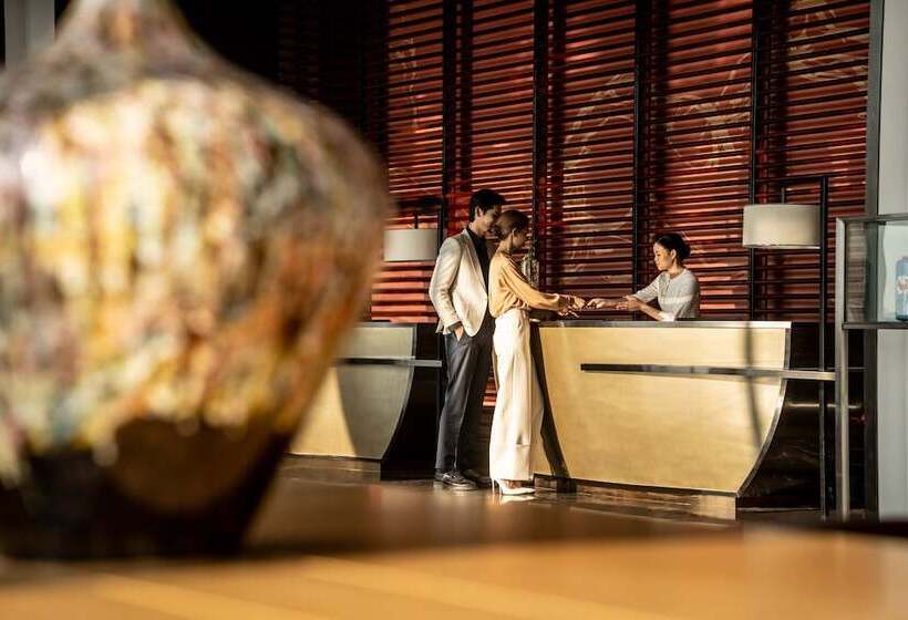 هتل Crowne Plaza Vinh Yen City Centre, An Ihg