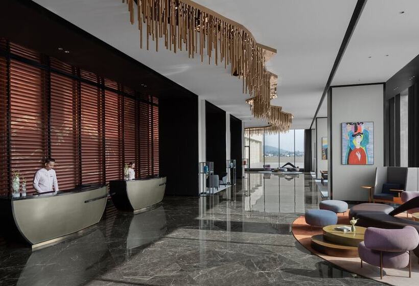 هتل Crowne Plaza Vinh Yen City Centre, An Ihg