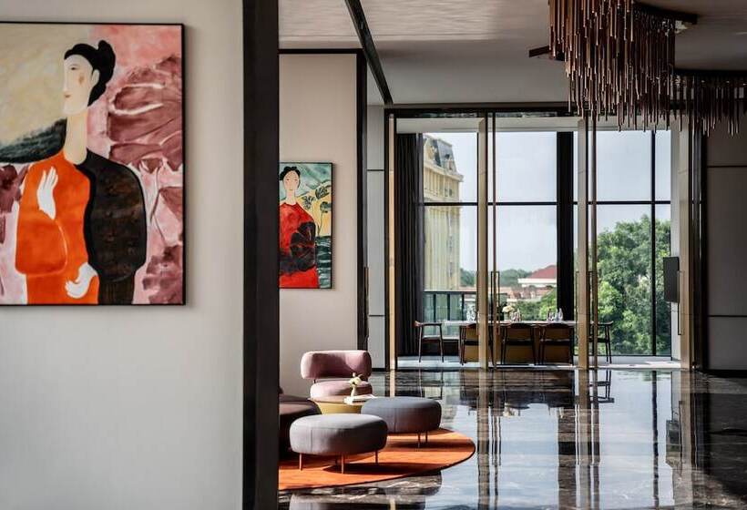 هتل Crowne Plaza Vinh Yen City Centre, An Ihg