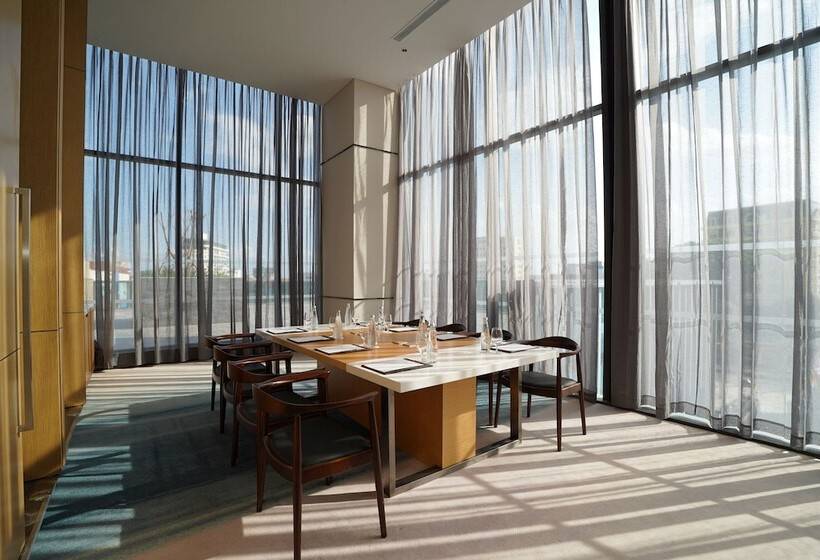 هتل Crowne Plaza Vinh Yen City Centre, An Ihg