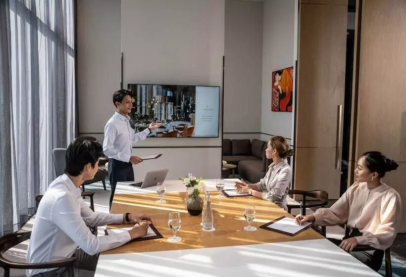 هتل Crowne Plaza Vinh Yen City Centre, An Ihg