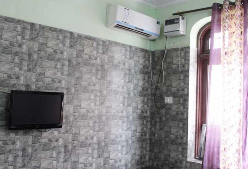 בית מלון כפרי Goroomg Shri Ganesh Yatri Niwas Haridwar