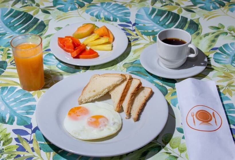 هتل Jardines Evans By Geh Suites