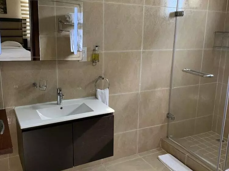 Hotelli Lodge By Eagles