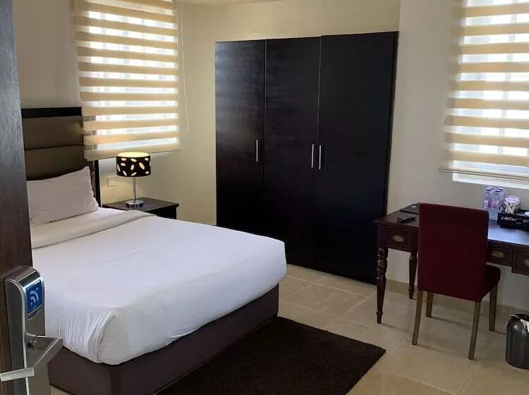 Hotelli Lodge By Eagles