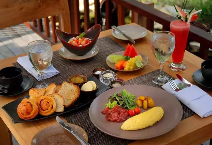 ホテル Manah Shanti Suites By Pramana Villas