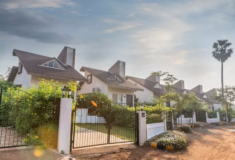 Hotelli Pushpam Lords Resort Karjat  Pure Veg