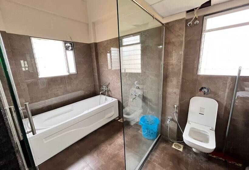 酒店 Pushpam Lords Resort Karjat Pure Veg