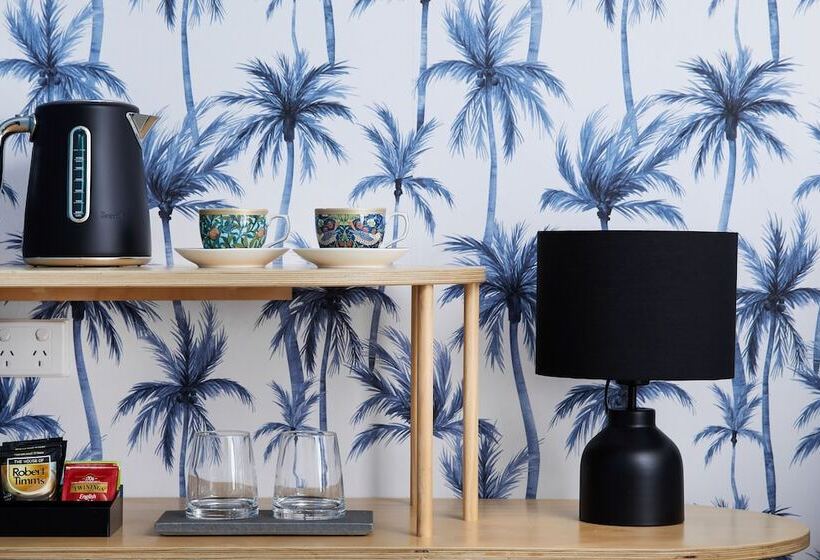 בית מלון כפרי Tessa S On The Beach Boutique