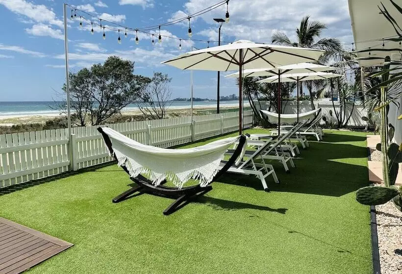 Hotelli Tessa S On The Beach Boutique