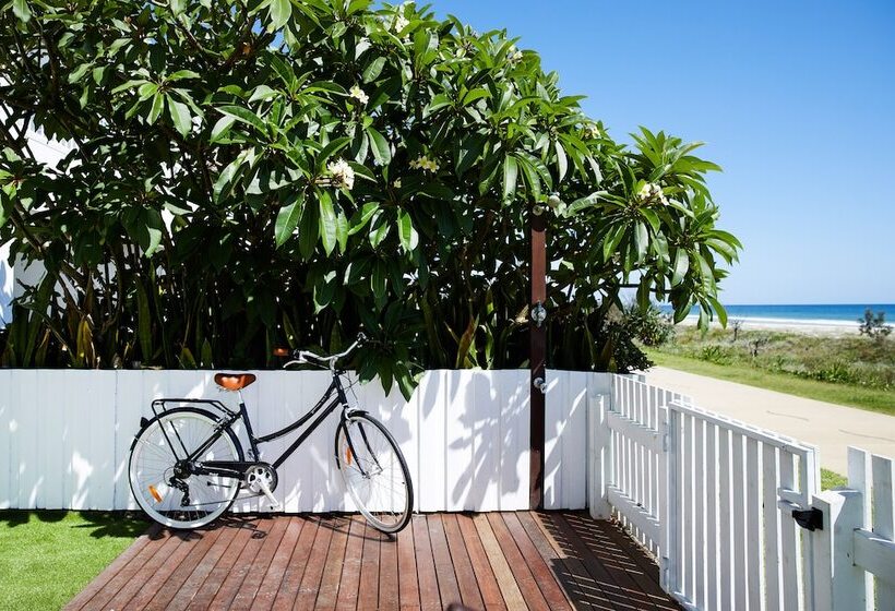 בית מלון כפרי Tessa S On The Beach Boutique