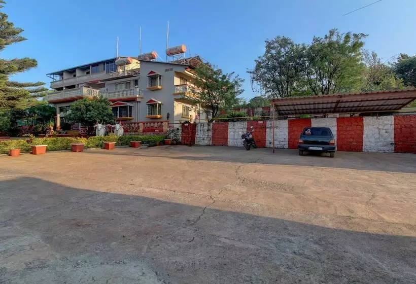 Hotelli Treebo Jeevan Village