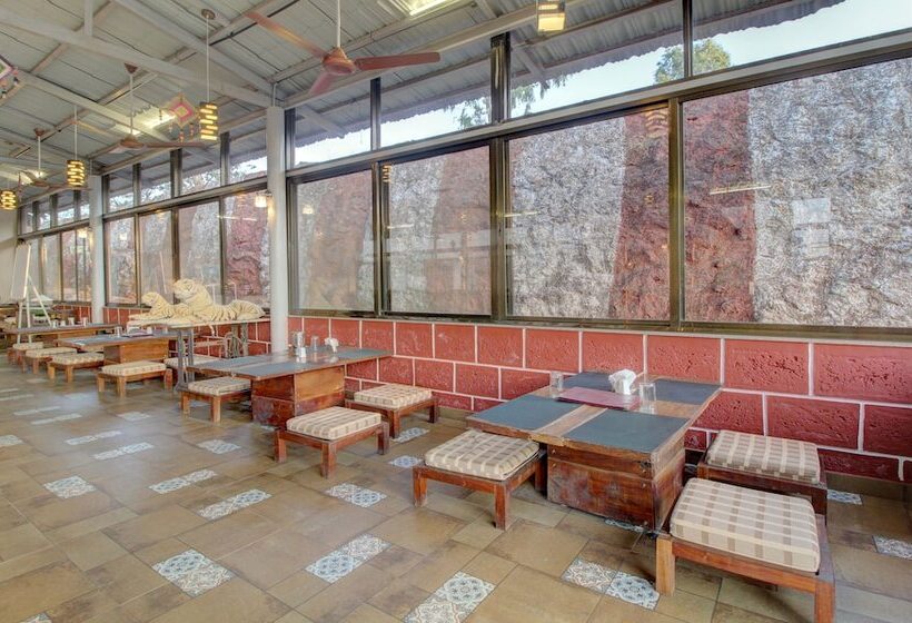 Hotel Treebo Jeevan Village