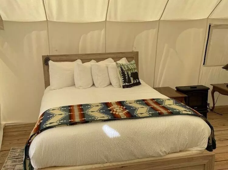 Hotelli Yellowstone Dreamin Camp