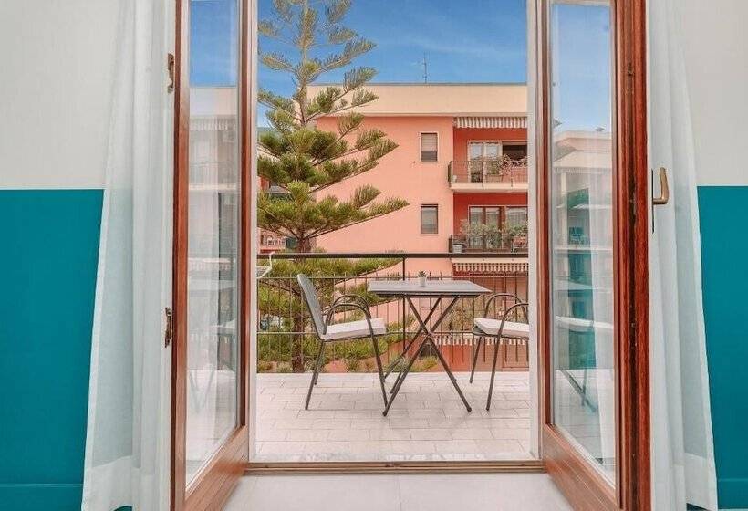 ペンション Sorrento Colors&suites