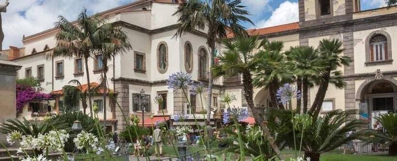 ペンション Sorrento Colors&suites