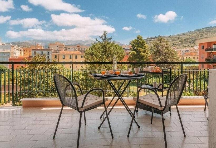 ペンション Sorrento Colors&suites