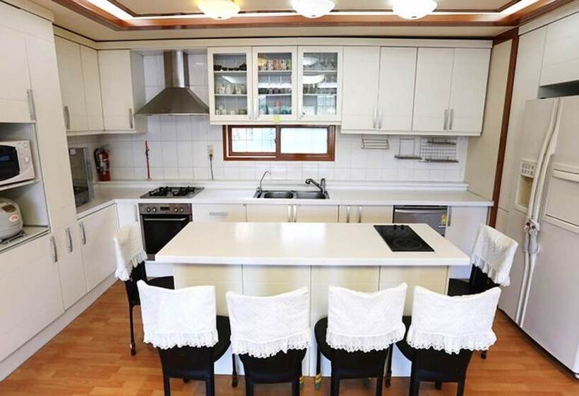 Yeoju White House Pension