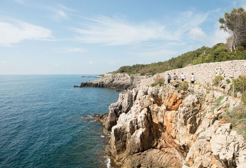 تختخواب و صبحانه La Clé De La Porte