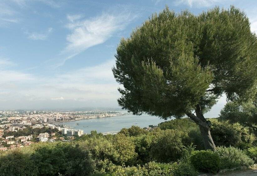 تختخواب و صبحانه La Clé De La Porte