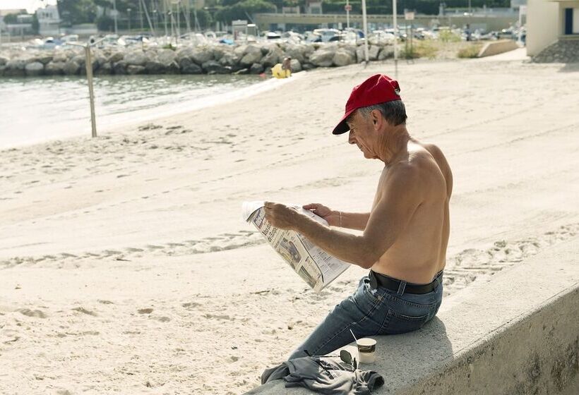 تختخواب و صبحانه La Clé De La Porte