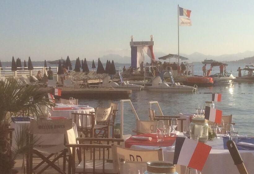 تختخواب و صبحانه La Clé De La Porte