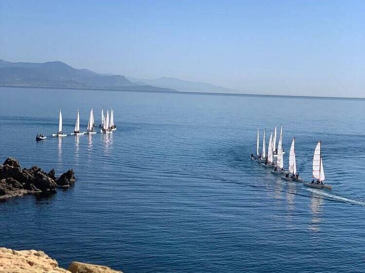 تختخواب و صبحانه La Clé De La Porte