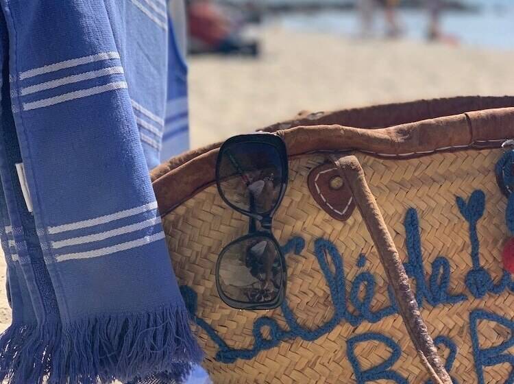 تختخواب و صبحانه La Clé De La Porte