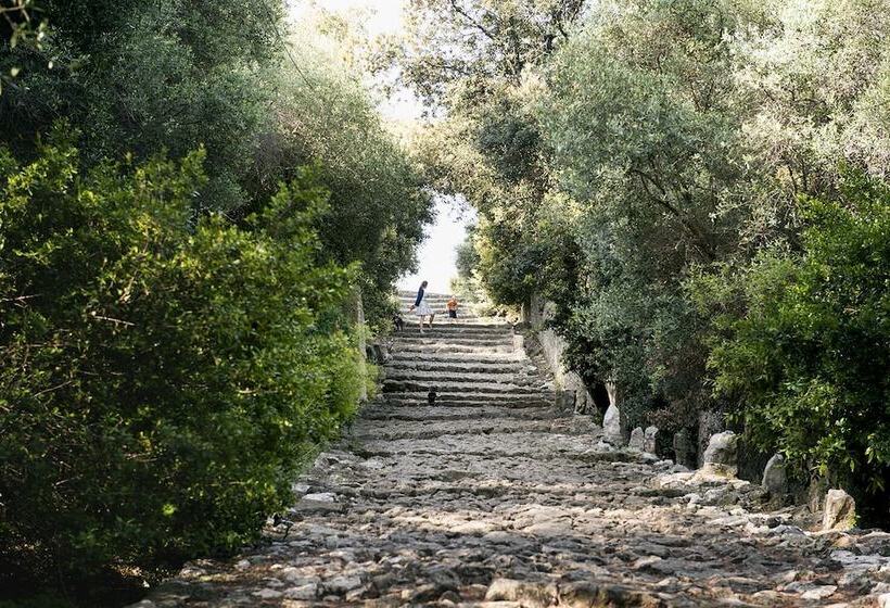 تختخواب و صبحانه La Clé De La Porte