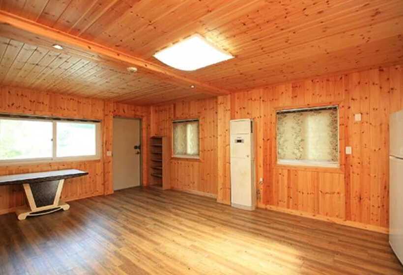 Cheongju Chujeonggol Pension