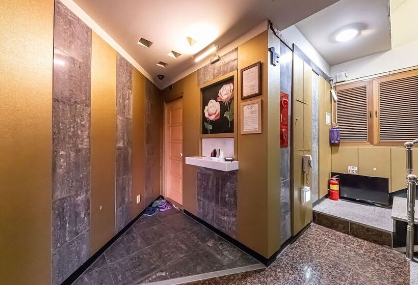 Cheongju Yeppeun Motel