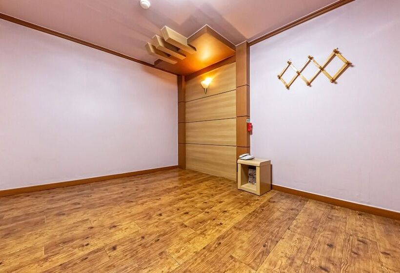 Cheongju Yeppeun Motel