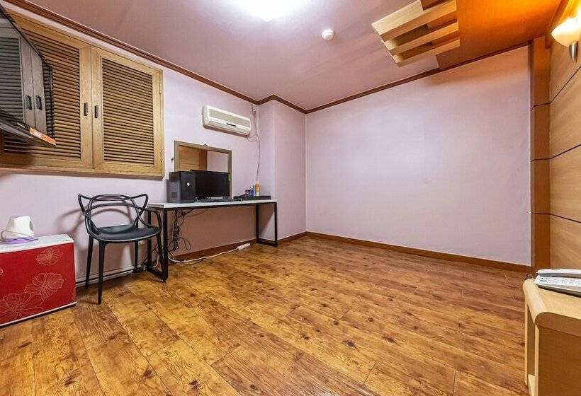 Cheongju Yeppeun Motel