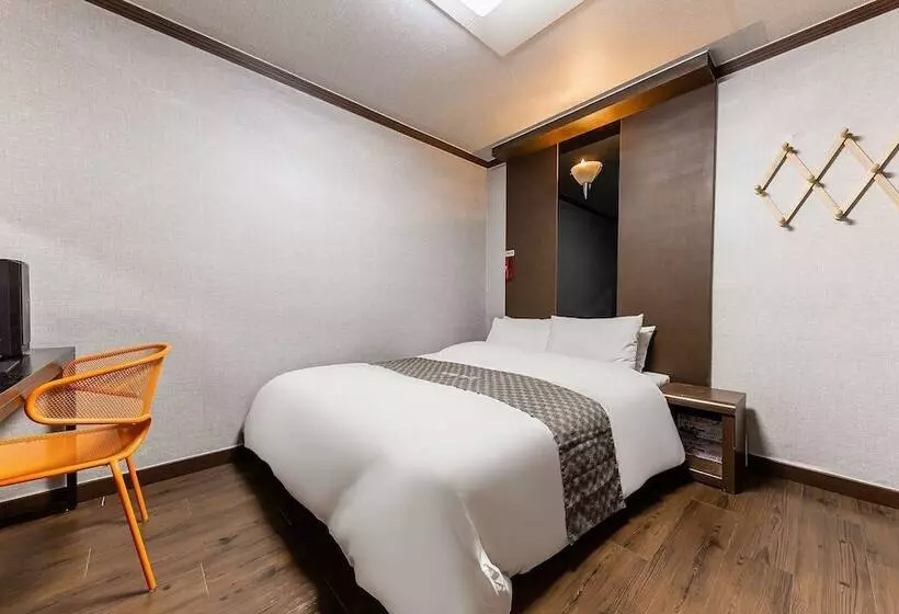 Cheongju Yeppeun Motel