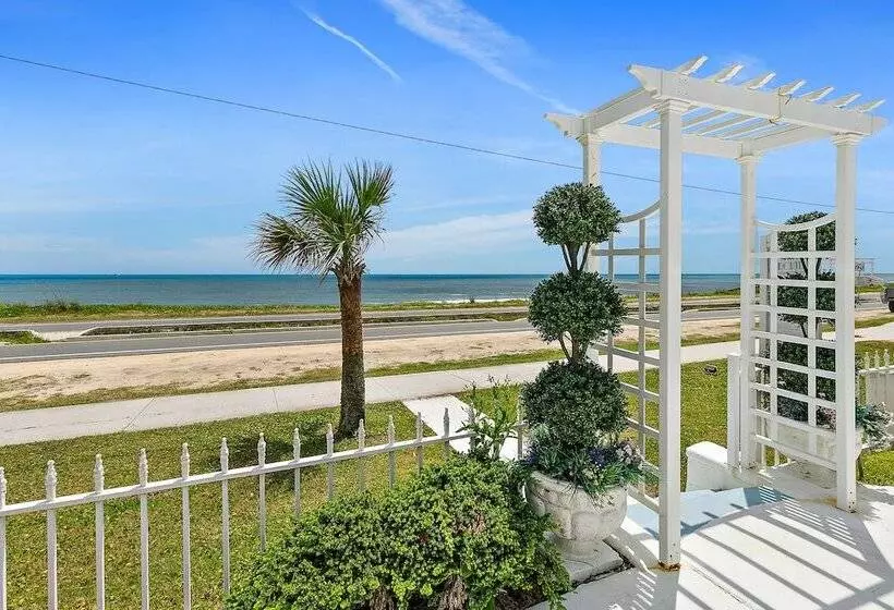 Golden Magnolia Resort & Spa