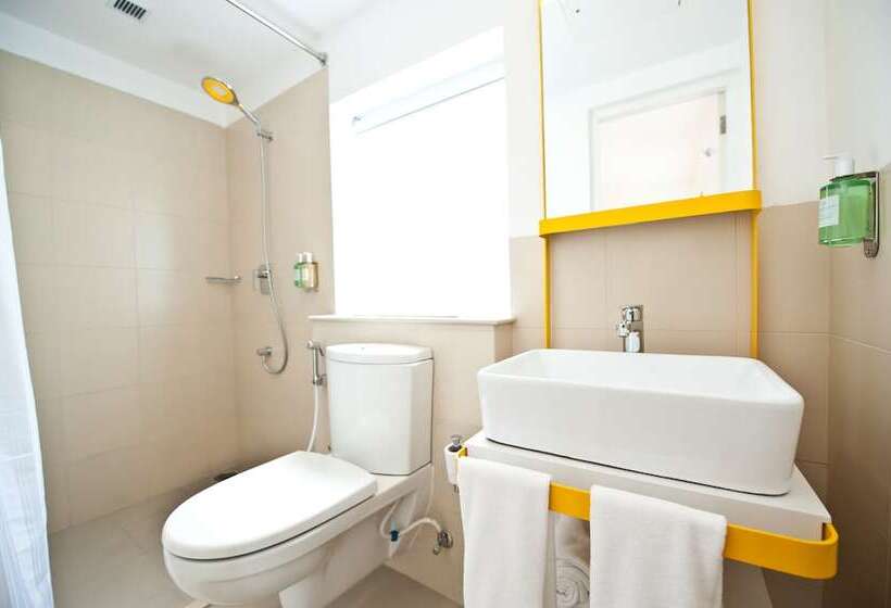 Hotel Bloom Golf Course Road