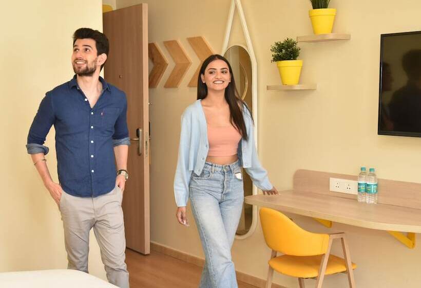 Hotel Bloom Golf Course Road